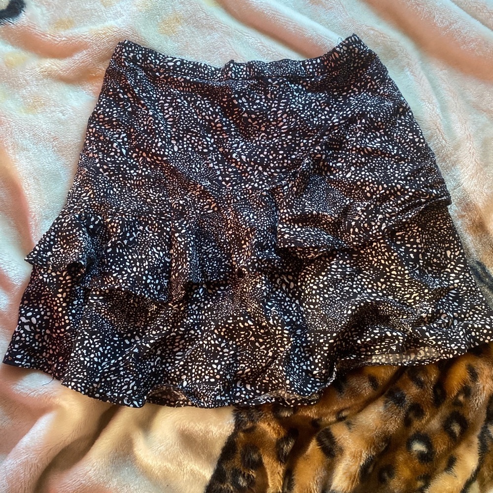 black skirt